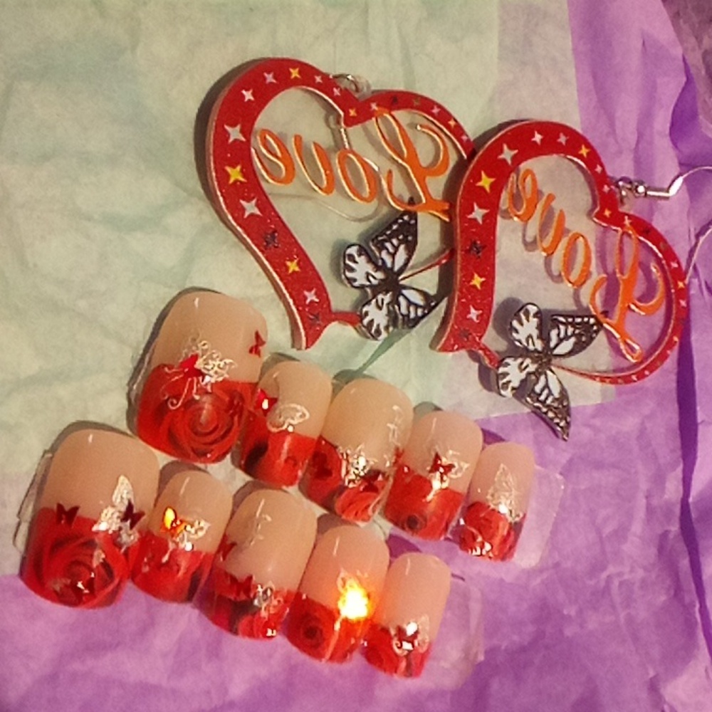 Rose 🌹 love matching nails and earrings